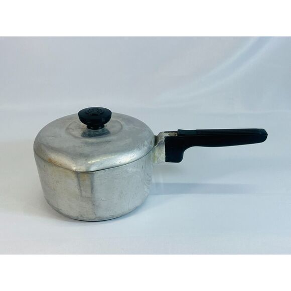 Vintage Wagner Ware Sidney -O- Magnalite Double Spout 2 QT Sauce Pot W/Lid 4682M - Picture 4 of 7